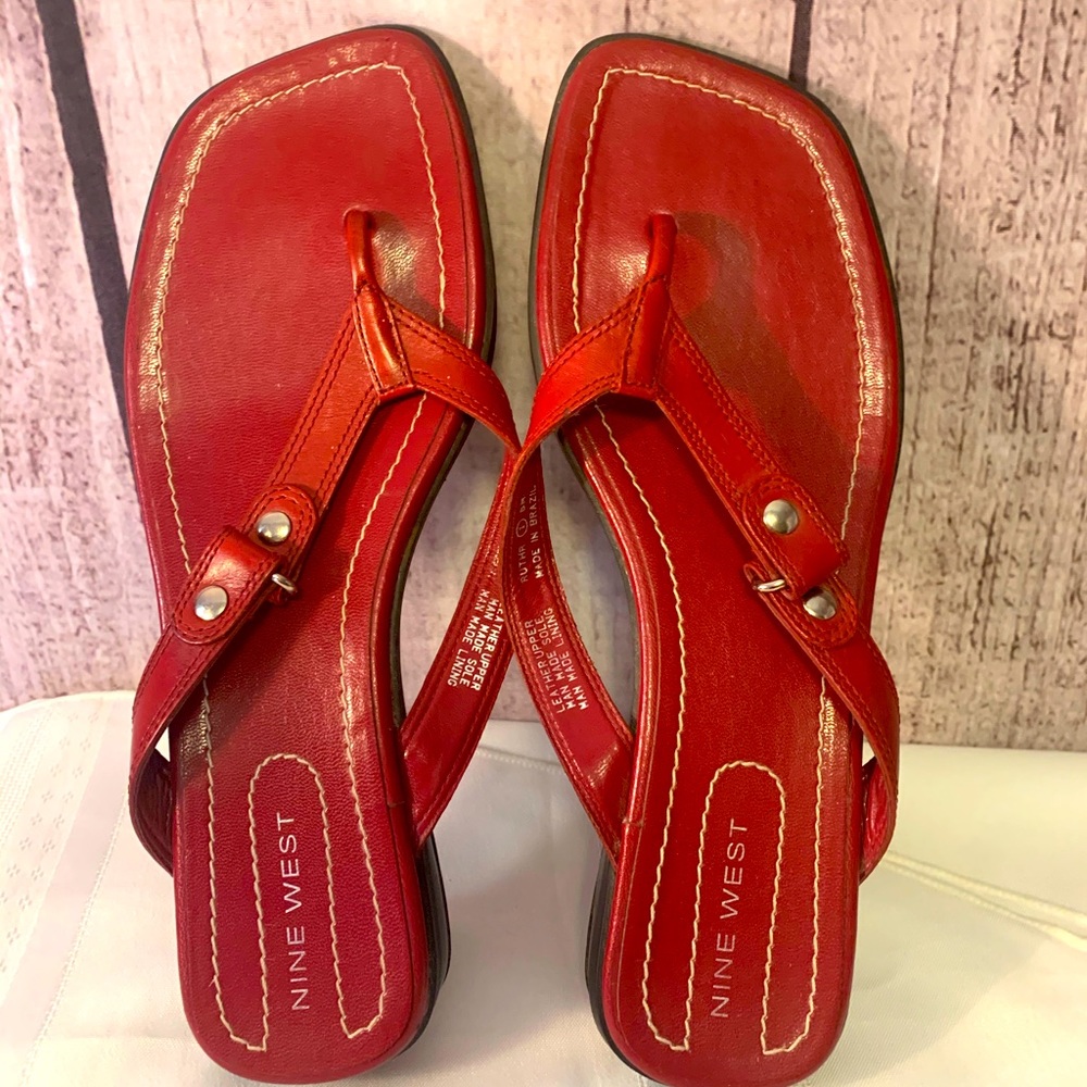 Red NINE WEST dressy flip flop Excellent condition sz 8